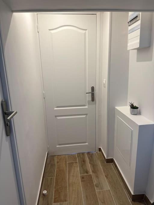 Charmante Studio Ligne 13 Tram 5 Saint Denis Пьерфит-сюр-Сен Экстерьер фото